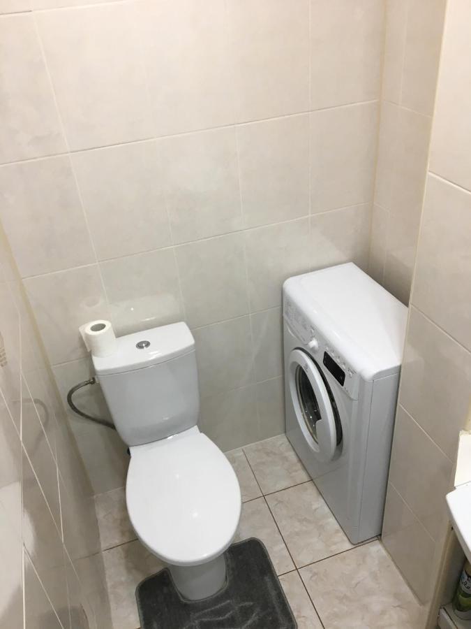 Rent Apartment In The Center Of Tjernihiv Exteriör bild